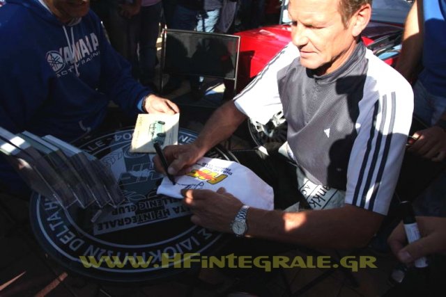 Kankkunen signs autographs_2